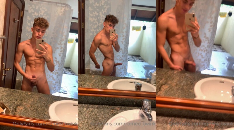 Romeo Twink jerking in front of mirror